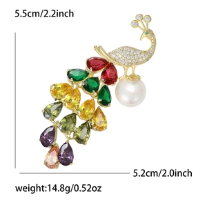 Detailed macro view of peacock brooch with dimensions 5.5cm by 5.2cm and weight 14.8g