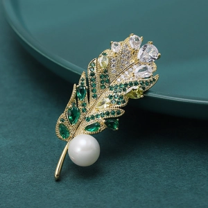 Broche Plume en Cuivre Plaqué Or de Luxe Avec Künstliche Perle de Zircone Épingle à Bijoux Élégante pour Femmes Mariage Banquet Accessoires