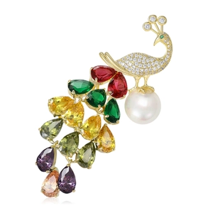 Luxury Copper Zircon Peacock Brooch Pin Elegant Multi Color Animal Rhinestone Faux Artificial Pearl Brooch For Women Banquet Wedding