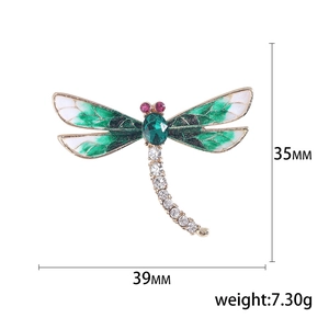 Spilla libellula in smalto verde e strass, dimensioni 39mm x 35mm e peso totale di 7,30g