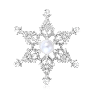 Élégante broche flocon de neige avec perle blanche centrale et strass brillants argentés