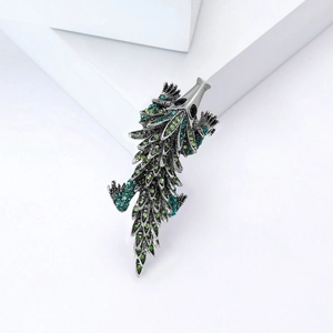 Sparkling silver crocodile brooch with green and blue crystals for men's fashion