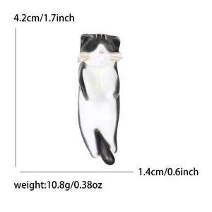 Cute black and white ceramic kitten brooch with detailed dimensions and dimensions