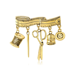Vintage Alloy Sewing Tool Brooch For Women Antique Gold Silver Plated Rhinestone Scissors Button Tape Measure Spool Pendant Pin Jewelry