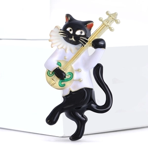 Creative enamel black cat brooch playing golden string instrument for women's fashion