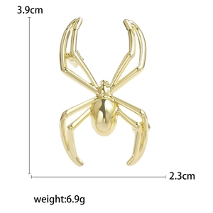 Polished gold spider brooch for men's suits with detailed size 3.9cm x 2.3cm