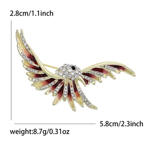 Broche aigle étincelante en alliage doré avec strass rouges pour costume, 5.8cm