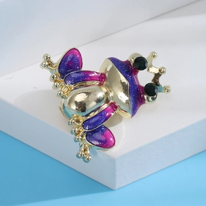 Creative crown frog brooch with purple gradient enamel and green gemstone eyes