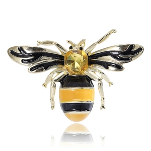 Simple Alloy Enamel Bee Brooch Pin Rhinestone Insect Fashion Coat Accessory Creative Jewelry For Women Elegant Suit Pin Gift