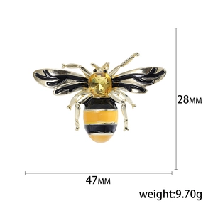 Golden honey bee brooch with black and yellow enamel, 47mm size and 9.70g weight