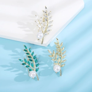 Spille eleganti a foglia di cristallo con grandi perle in argento, oro e verde smeraldo