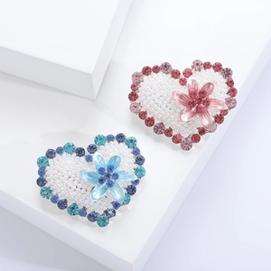 Elegant heart-shaped pearl brooches with colorful rhinestones in pink and blue sets