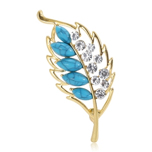 Elegant Alloy Leaf Brooch With Rhinestone Inlay Vintage Gold Plated Scarf Buckle Anti Exposure Pin For Women Party Jewelry Gift