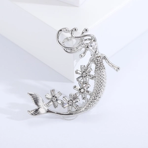 Elegante spilla a forma di sirena color argento con strass di cristallo scintillanti