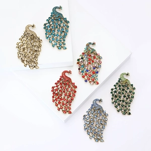 Vintage Alloy Peacock Brooch With Rhinestone Elegant Luxury Animal Shape Breastpin For Women Suit Coat Jewelry Gift