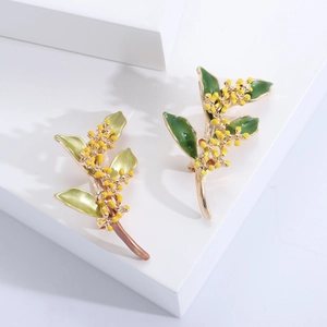 Elegante Spilla a Ramo di Osmanthus in Lega Smaltata per Donna Moda Strass Intarsiato Fiore Corsage Collana Ciondolo Gioielli
