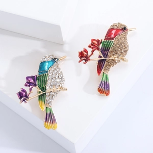 Broche Colibri en Alliage de Mode avec Strass et Émail pour Femmes Oiseau Coloré sur Branche Florale Bijoux Décoratifs Cadeau