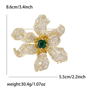 Elegant floral copper brooch with green zircon stone and crystal inlay 8.6cm