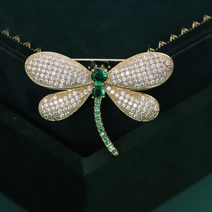 Elegant Dragonfly Brooch For Women Copper Animal Lapel Pin With White Zirconia And Green Stones Jewelry Fashion Gift