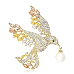 Elegant Bird Brooch For Women Gold Plated Brass White Zirconia Artificial Pearl Pendant Vintage Bird Pin Wedding Party Jewelry Accessories