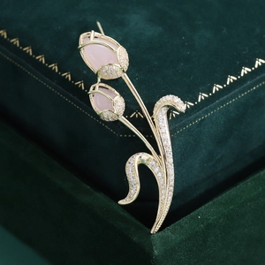 Elegant Tulip Flower Brooch Pin For Women Exquisite Copper Inlaid Zirconia Gold Plated Clothing Accessory Gift For Lady