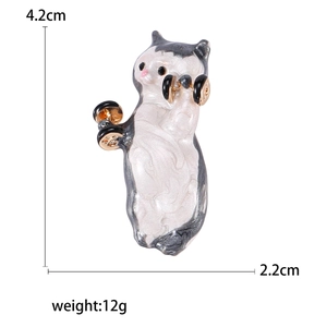Cute alloy cat brooch lifting dumbbells with dimensions 4.2cm by 2.2cm and weight 12g
