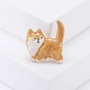 Broche chat mignon en émail avec motif sablé pour accessoires de vêtements et sacs
