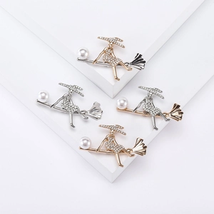 Vintage Legierung Hexe Auf Besenstiel Brosche Mit Strass Und Künstliche Perle Damen Party Mode Schmuck Anstecknadel