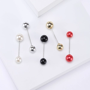 Lot d'épingles à perles classiques pour femmes en cinq couleurs sur blocs géométriques