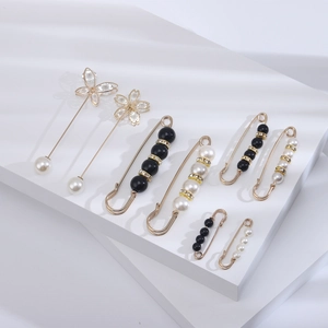 Épingle de Sûreté en Alliage Künstliche Perles et Strass Broche Combinaison Femmes Or Papillon Fleur Clips pour Cardigan