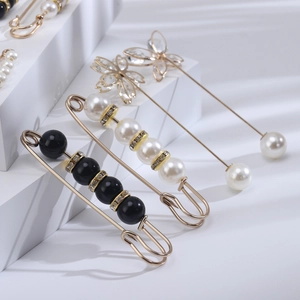 Ensemble élégant de broches en perles dorées et cristaux pour ajuster la taille