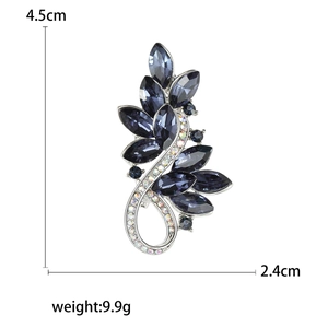 Eleganter Silberbroschen-Pin mit tiefvioletten Markasit-Kristallen und weißen Diamanten