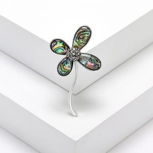 Broche trèfle vintage en argent avec pétales en nacre d'abalone et pierres serties