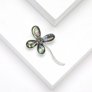 Broche trèfle vintage en argent avec incrustation d'abalone irisée pour accessoires chic