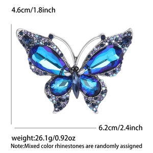 Detailansicht der Schmetterlingsbrosche mit blauen Strasssteinen, Maße 4,6cm mal 6,2cm