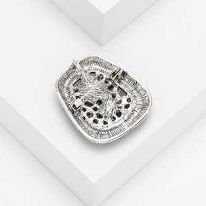 Retro silver crystal glass brooch with metal texture and dual-purpose pin structure