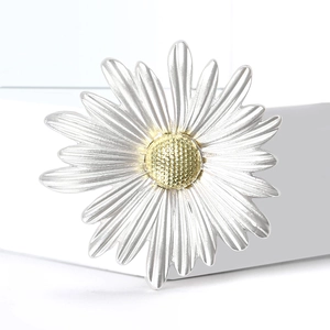 Broche Marguerite Élégante Pour Femmes Style Coréen Minimaliste Pétales Argent Étamines Or Bijou en Alliage Émaillé