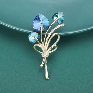 Elegant Heart Bouquet Brooch Pin For Women Copper Micro Inlaid Rhinestone Crystal Flower Brooch For Wedding Scarf Jewelry Gift