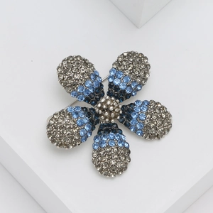 Exquisite five-petal flower brooch with gradient blue crystals on silver alloy base