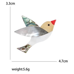 Broche élégante en nacre naturelle en forme d'oiseau avec incrustation d'émail coloré