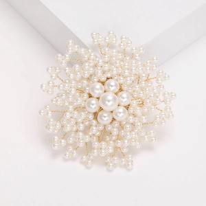 Broche Fleur Künstliche Perle Élégante pour Femmes Alliage Fil de Métal Tissé à la Main Épingle Flocon de Neige pour Manteau Costume