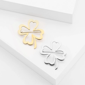 Minimalist Alloy Hollow Four Leaf Clover Brooch Pin For Women Fashion Elegant Heart Shaped Leaf Suit Dress Jewelry Accessory