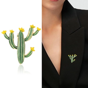 Broche cactus créative en émail vert avec fleurs jaunes pour accessoires de mode féminine