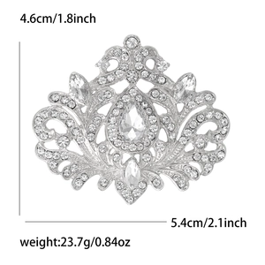 Broche baroque vintage argentée avec strass et cristal goutte d'eau, 5,4 cm de large