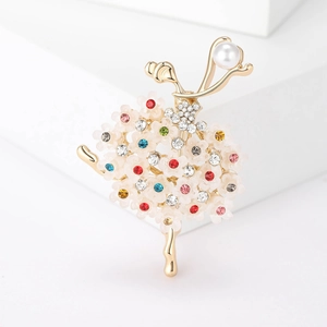 Detailansicht der Ballerina-Brosche mit bunten Strasssteinen und kleiner Perle