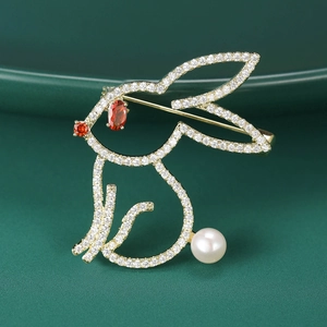 Eleganter Hohl Hase Brosche Mit Weißem Zirkonia Künstliche Perle Schwanz Vergoldete Legierung Tier Pin Für Damen Bekleidung Dekoration Schmuck