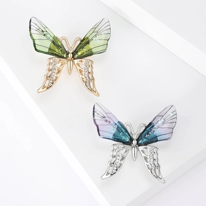 Elegant Alloy Butterfly Brooch For Women With Rhinestones Acrylic Wings Sweet Insect Corsage Pin Jewelry Accessory