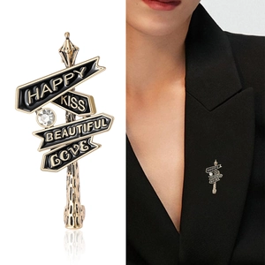 Broche panneau de signalisation vintage dorée avec cristaux et texte Happy Love