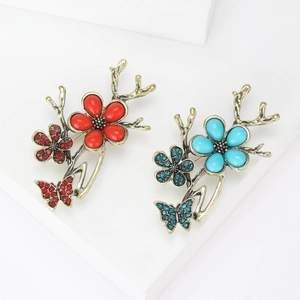 Vintage Antique Gold Alloy Branch Flower Butterfly Brooch Elegant Rhinestone Inlaid Collar Pin For Women Suit Coat Jewelry