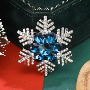 Elegante silberne Schneeflockenbrosche mit blauen Kristallen und Strass für Blazer Mode